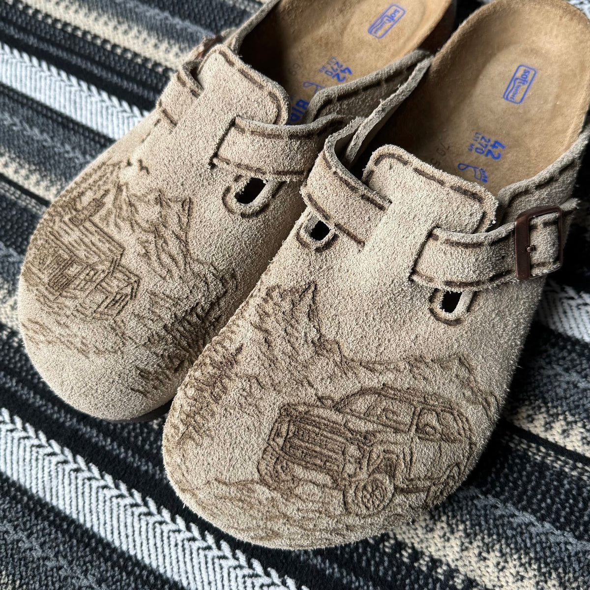 4runner and cabin mountain scene on taupe clogs (suede leather)