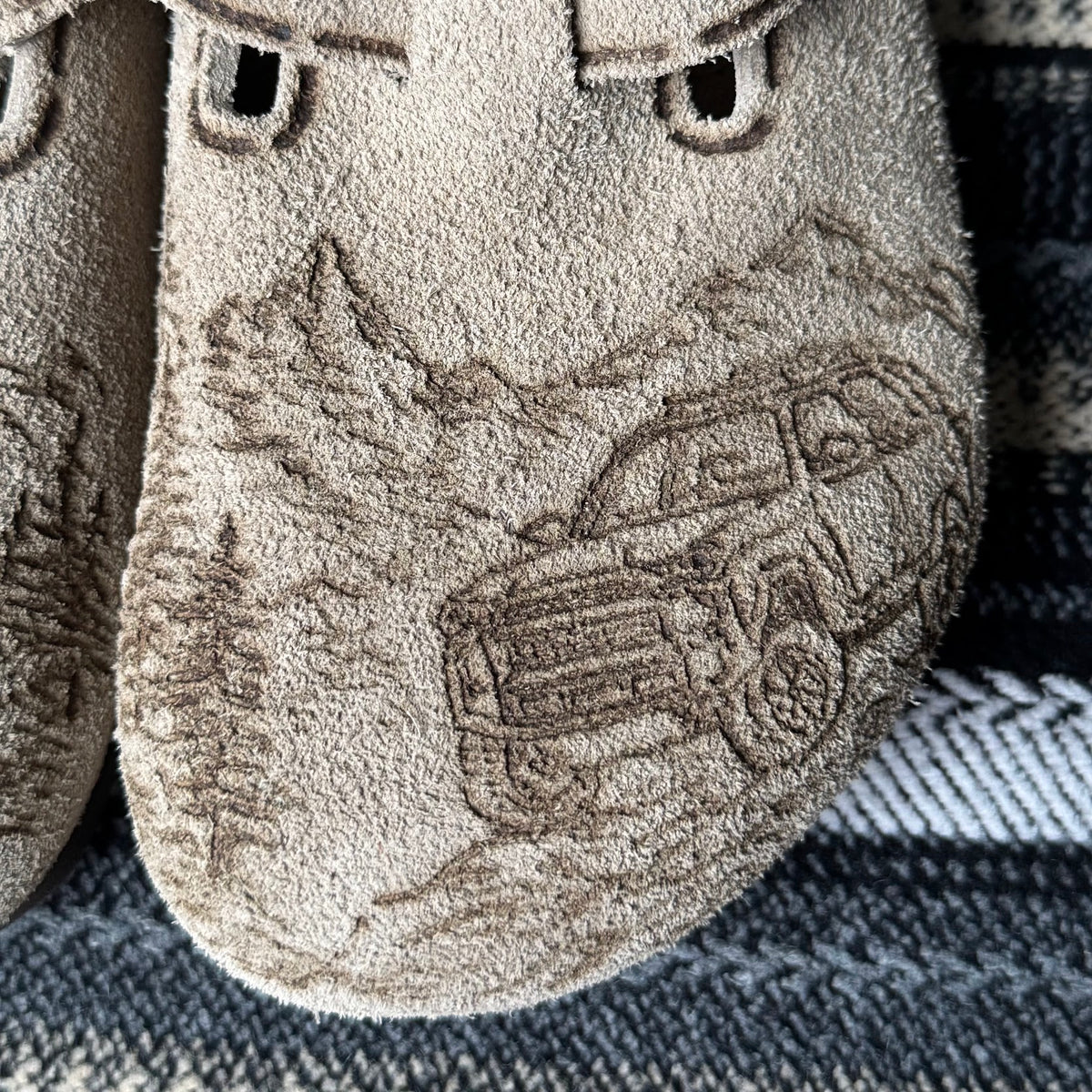 4runner and cabin mountain scene on taupe clogs (suede leather)