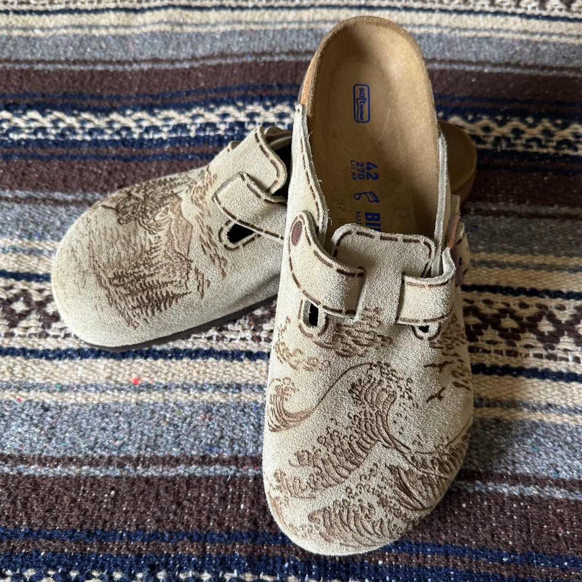 wave on taupe clogs (suede leather)