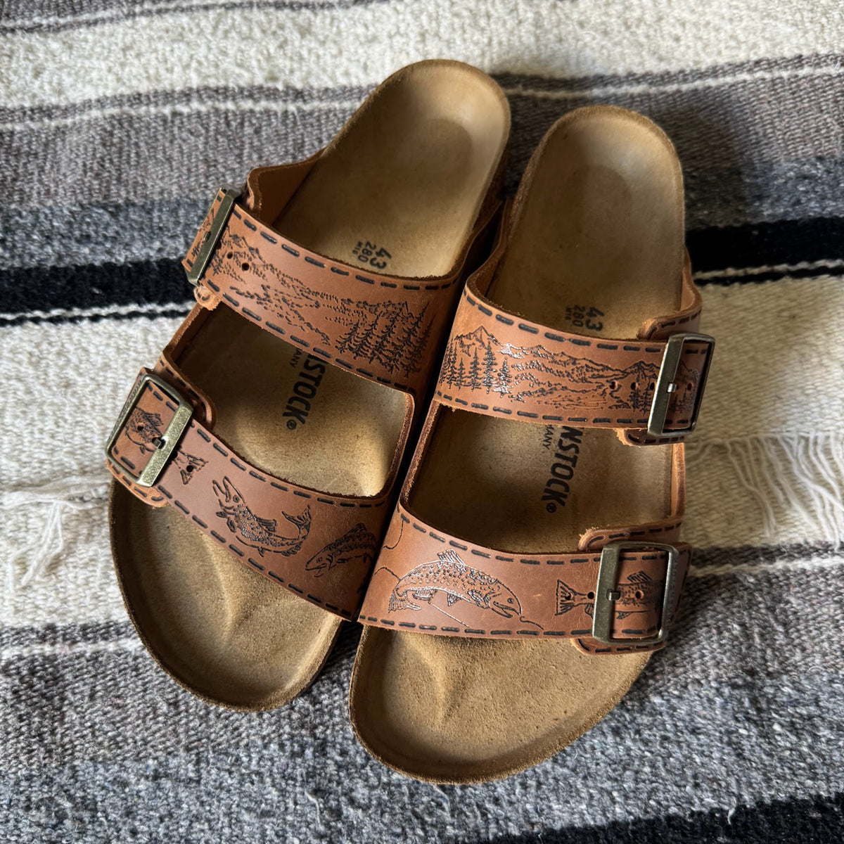 Cowboy and horses on cognac arizonas (Oiled leather)