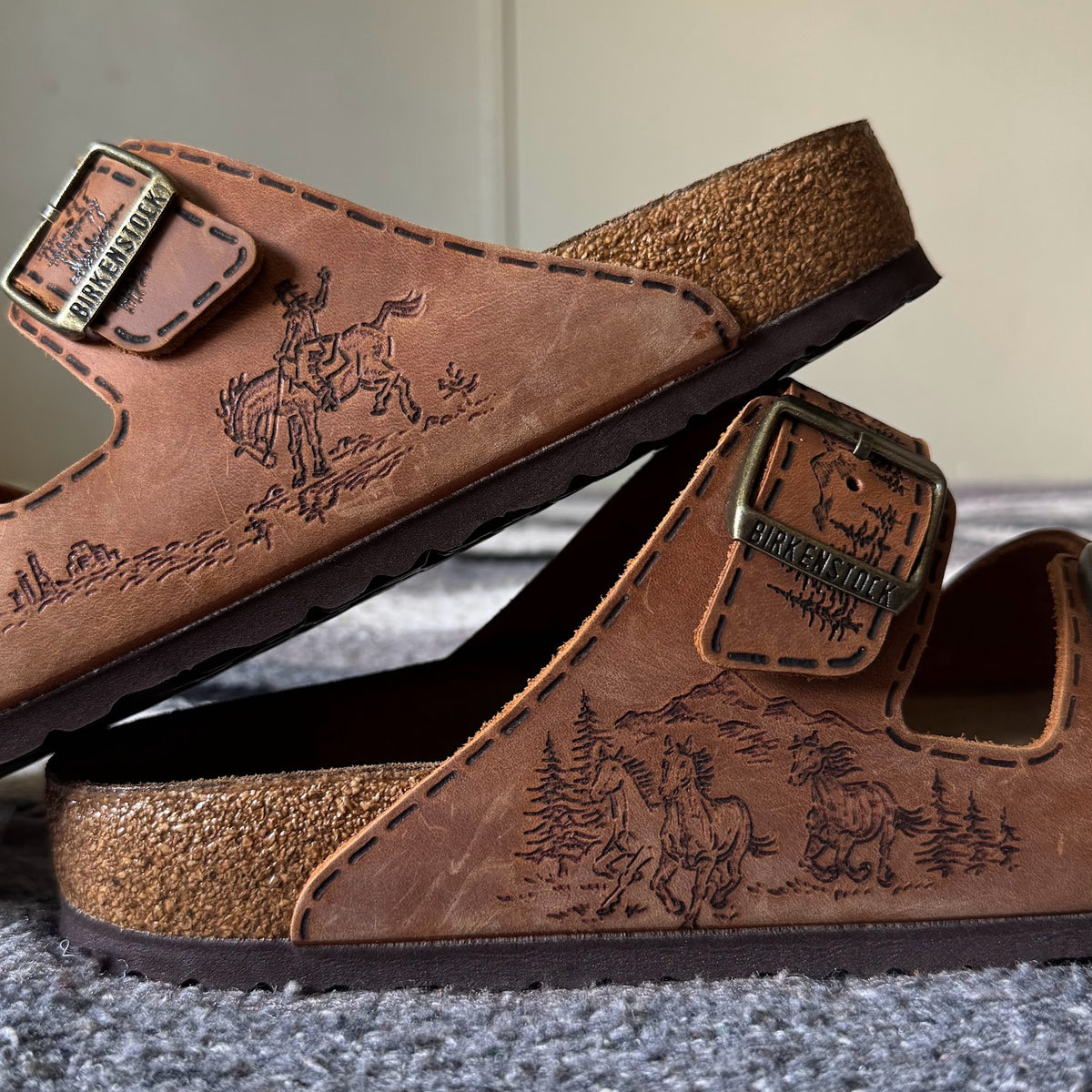 Cowboy and horses on cognac arizonas (Oiled leather)
